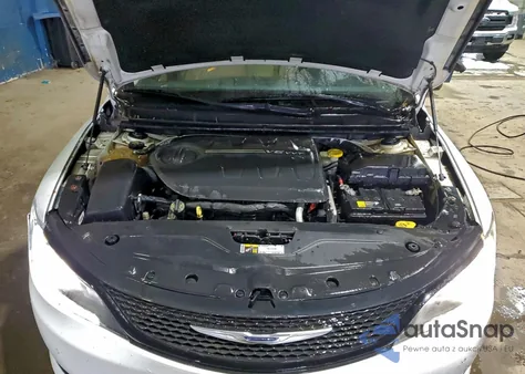 2015 Chrysler 200 C z USA, uszkodzony, nr VIN 1C3CCCEG0FN643380